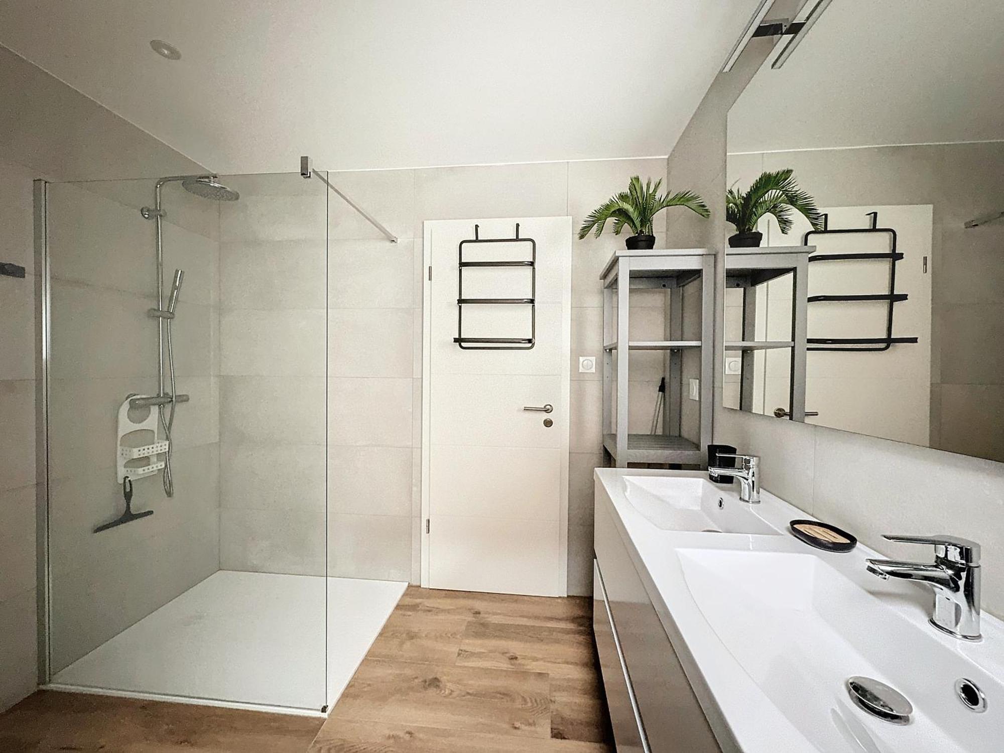 Le Du Kaiser Apartment
